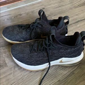 Men’s Nike Lebron basketball shoes